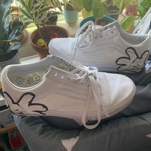 Mickey Mouse Disney Vans Old Skool White Sneakers